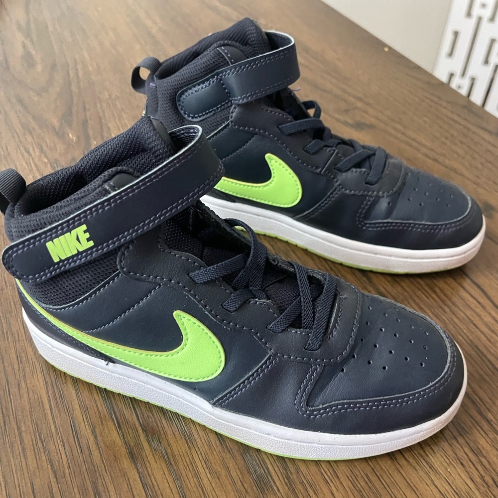 Nikes boys like new